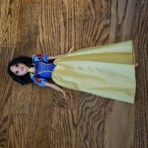 Disney's Snow White and the Seven Dwarfs Doll Mattel Classic 90s 80s 70s